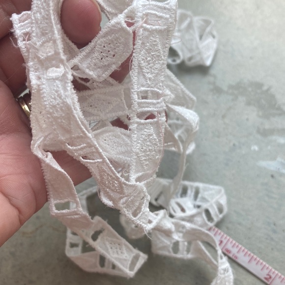 7 ft of of mid century 1960s white Swiss European cotton trim. Eyelet insert - Picture 5 of 6